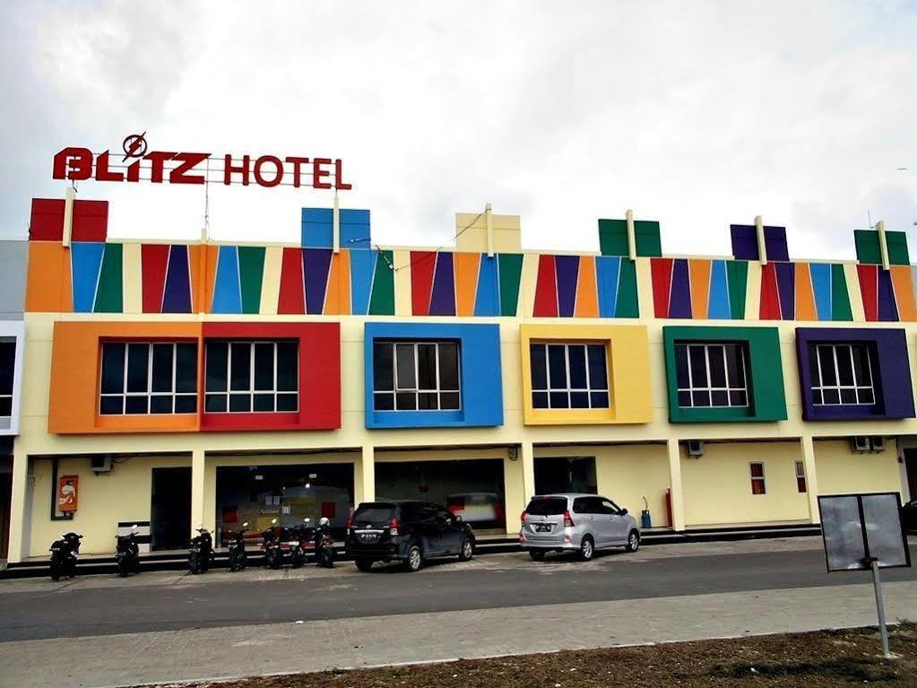 מלון Batam Blitz מראה חיצוני תמונה